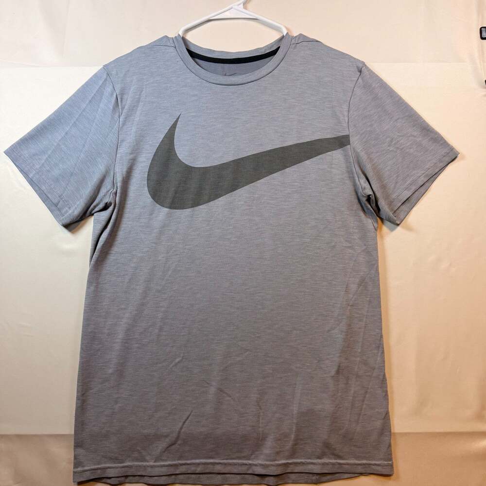 Nike Dri-FIT Swoosh Graphic Short Sleeve Training T Shirt Gray Mens Size Medium